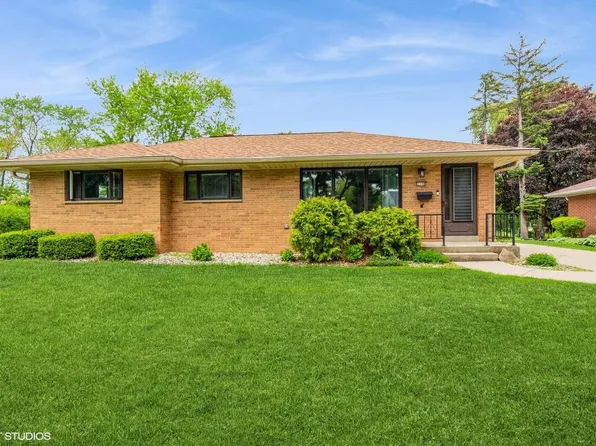 2590 South 91st STREET, West Allis, WI 53227