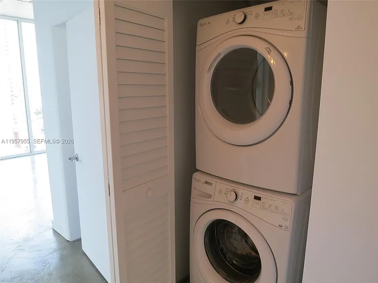 151 SE 1st St #1902 — Photo 8