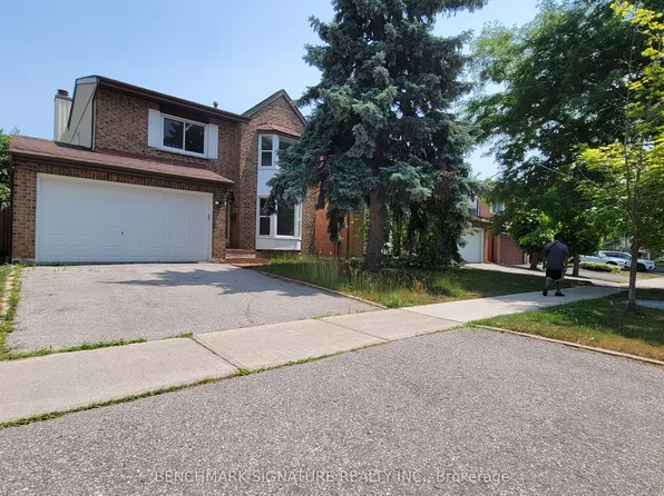 35 Wintermute Blvd, Toronto, ON M1W 3M5