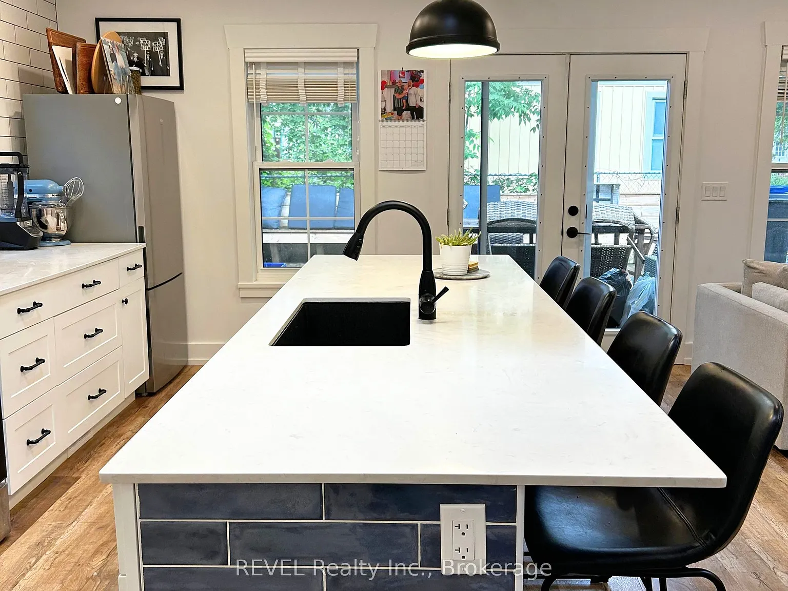 3 bed, $2,400 — Photo 4