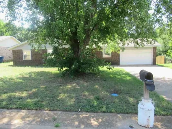1017 Pinebrook Dr, Guthrie, OK 73044
