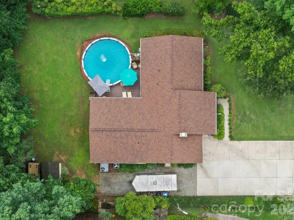 120 General Pemberton St, Stanley, NC 28164