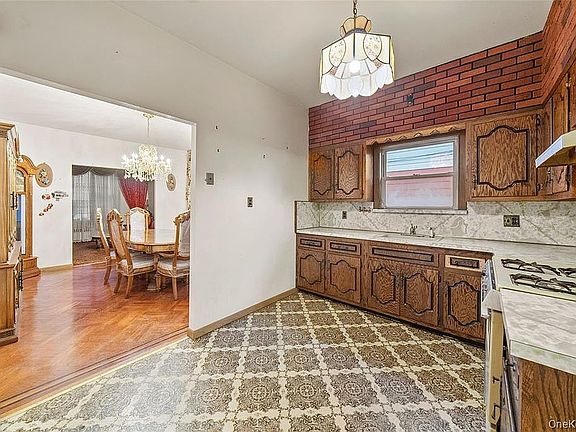 4th image of 68-40 78th St #3