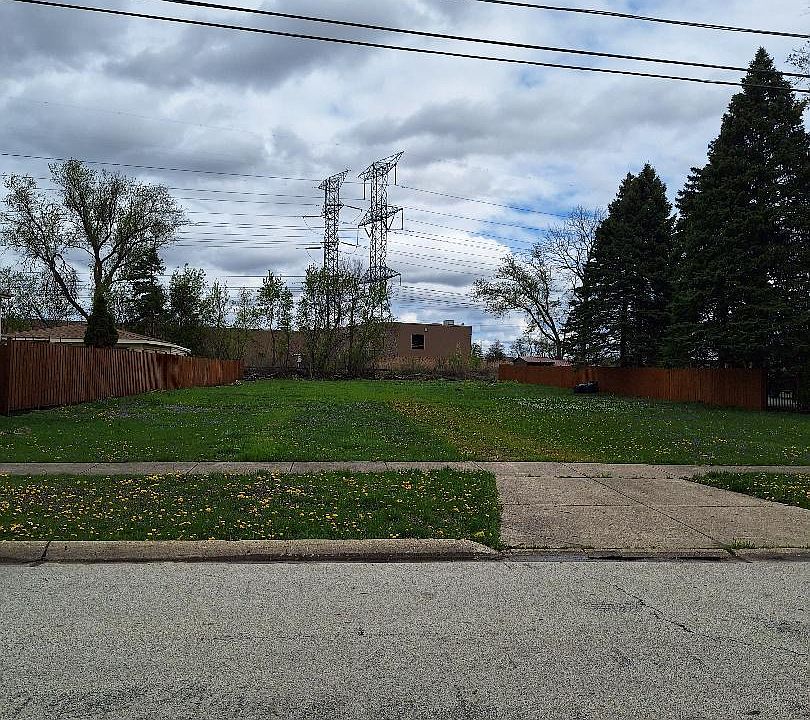 2nd image of 890 North Ave