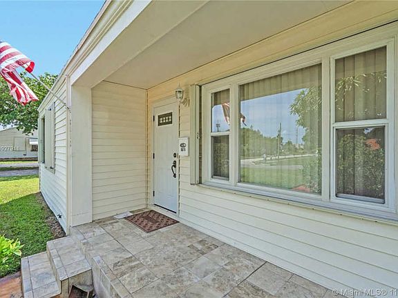3rd image of 6815 Garden Ave