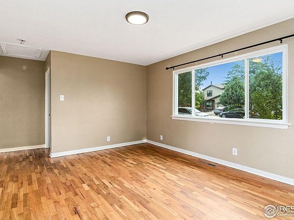 5th image of 3725-3727 Henderson Ave