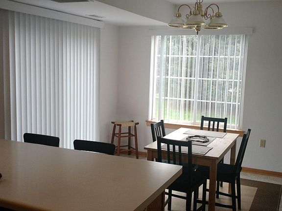 4th image of 430 S Concord Ave APT A