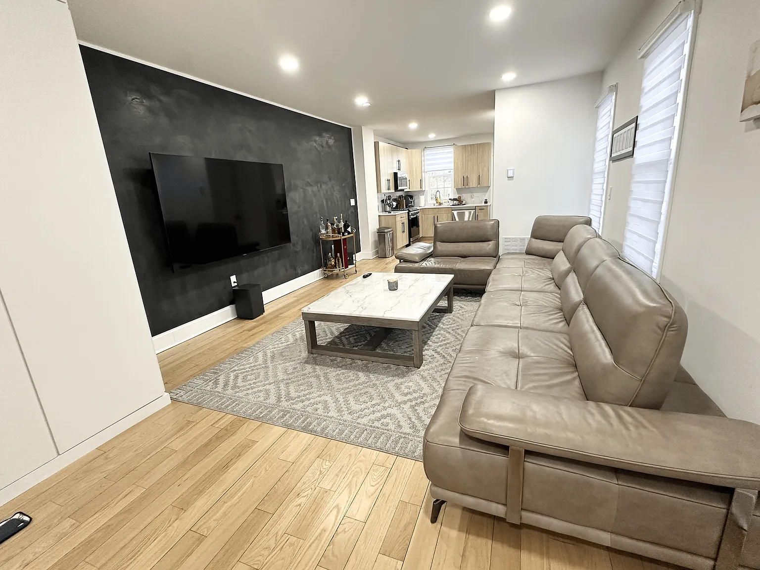 230 Union Blvd #B photo 1