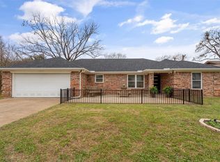 904 Meadowlark Ln, Granbury, TX 76048