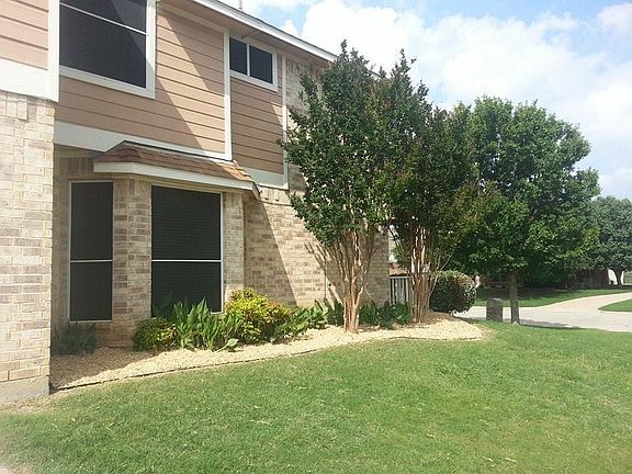 3rd image of 2713 Rocky Creek Dr
