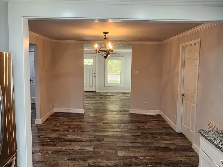 419 Gaston Ave — Photo 5