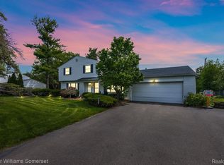 6529 Cathedral Dr, Bloomfield Hills, MI