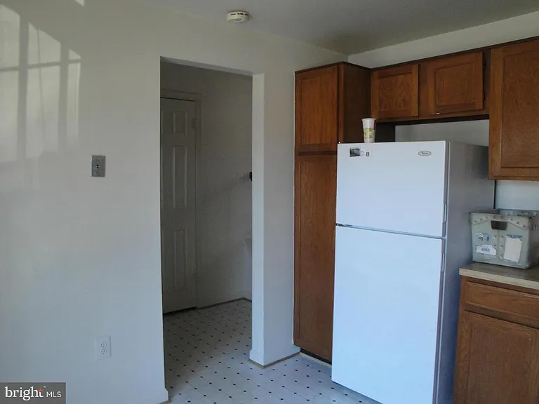 8029 Edinburgh Dr — Photo 4