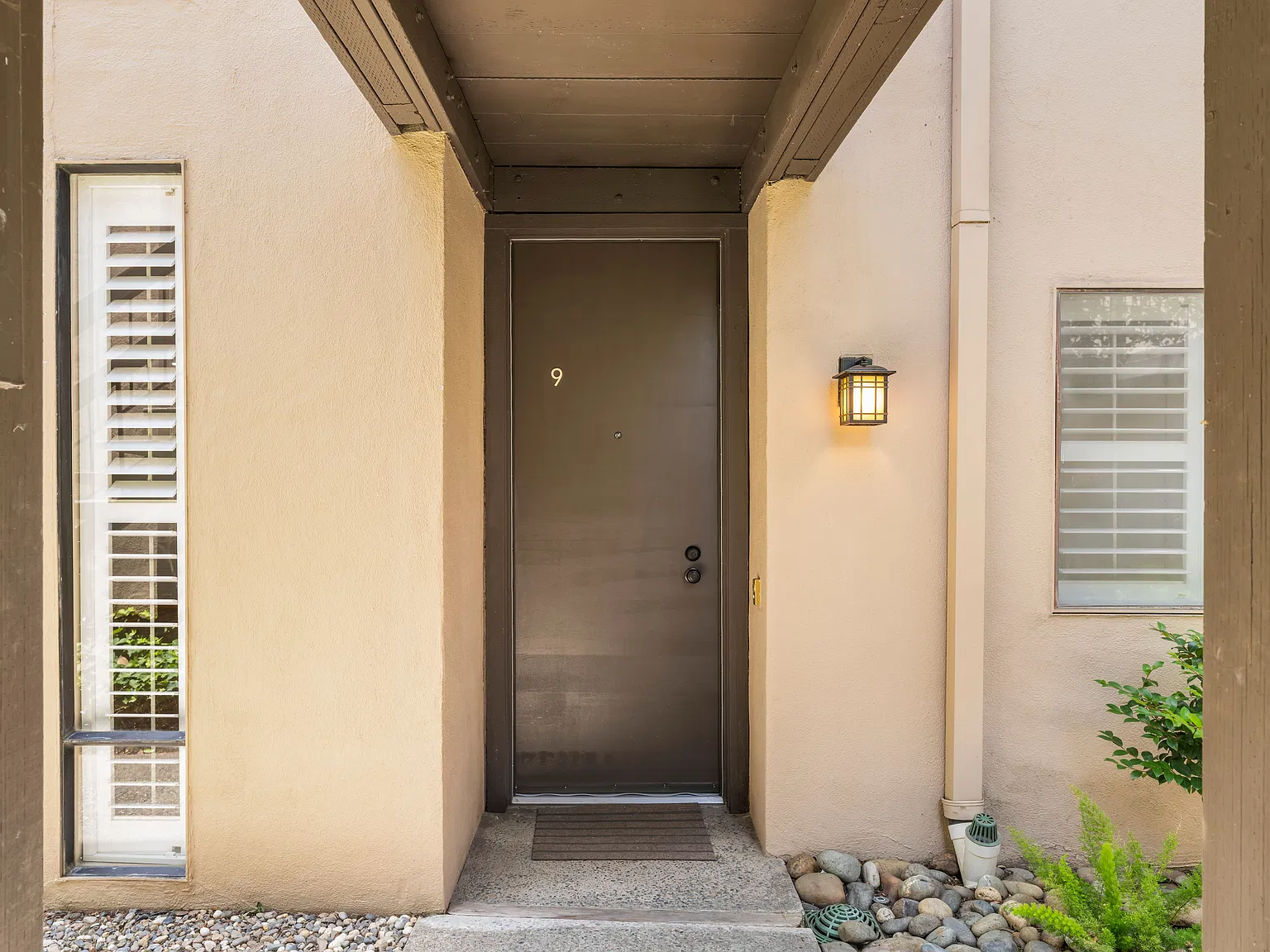 1 bed, 1.0 bath, 682 sqft, $1,945 — Photo 2