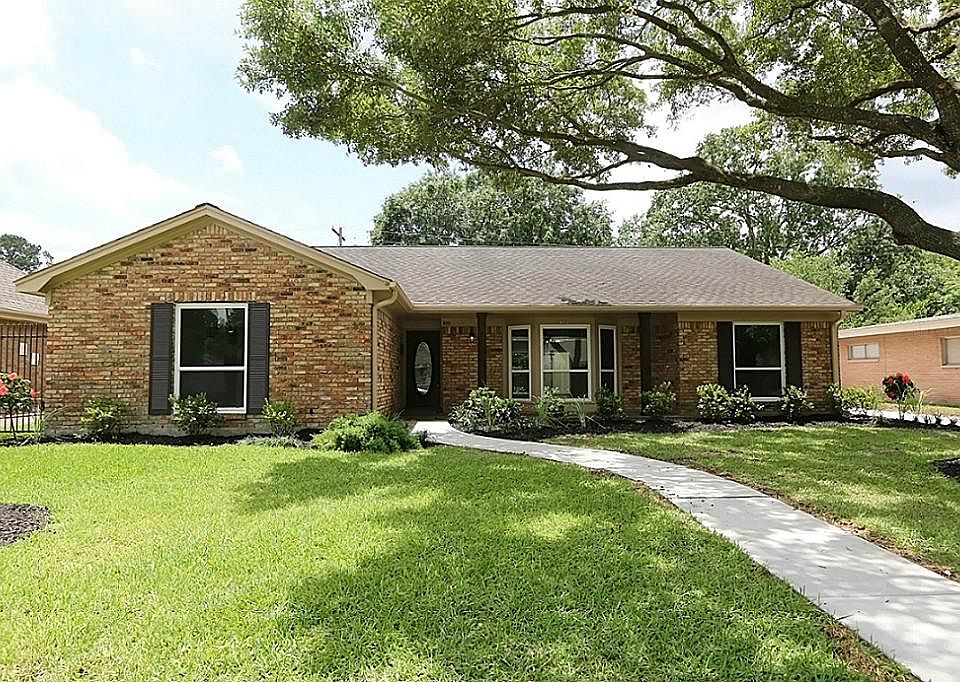 Ranch Style Home in Westbury