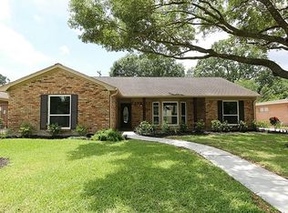 5731 Warm Springs Rd, Houston, TX 77035