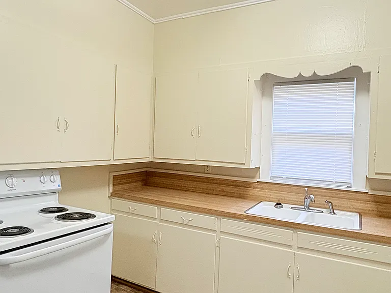 217 Glen Lily Rd #2 — Photo 3
