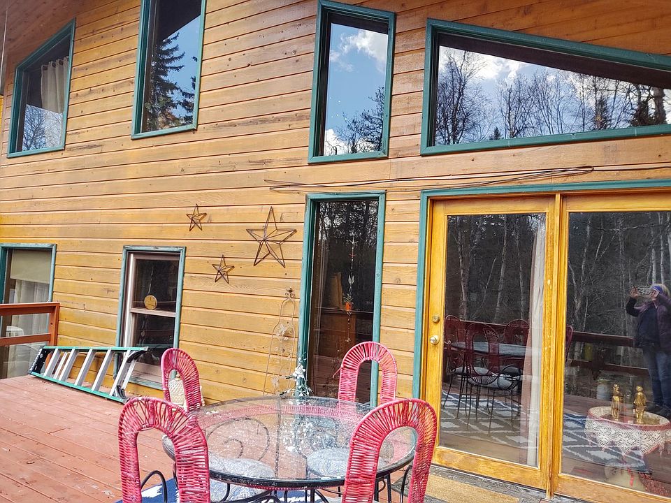2nd image of 450 Beaver Lake Rd