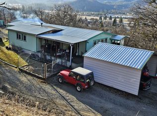 332 Arroyo Dr, Yreka, CA 96097