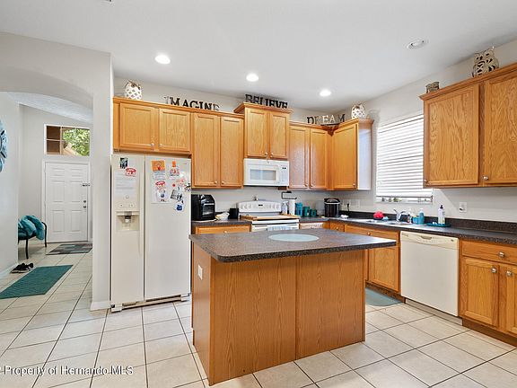4th image of 178 Fairmont Dr