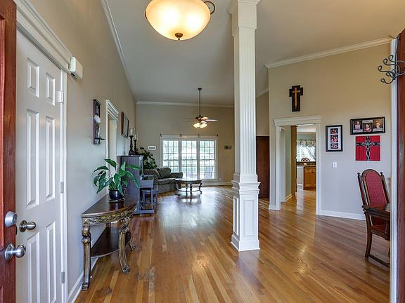 4th image of 1715 Satinwood Dr
