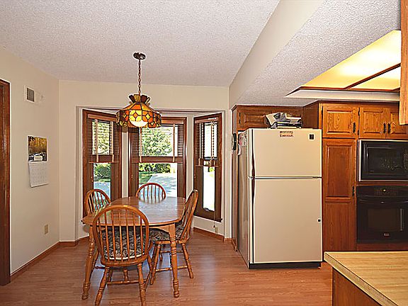 4th image of 2821 S Ann Ave