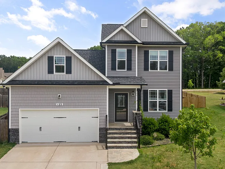 135 Fairview St — Photo 1
