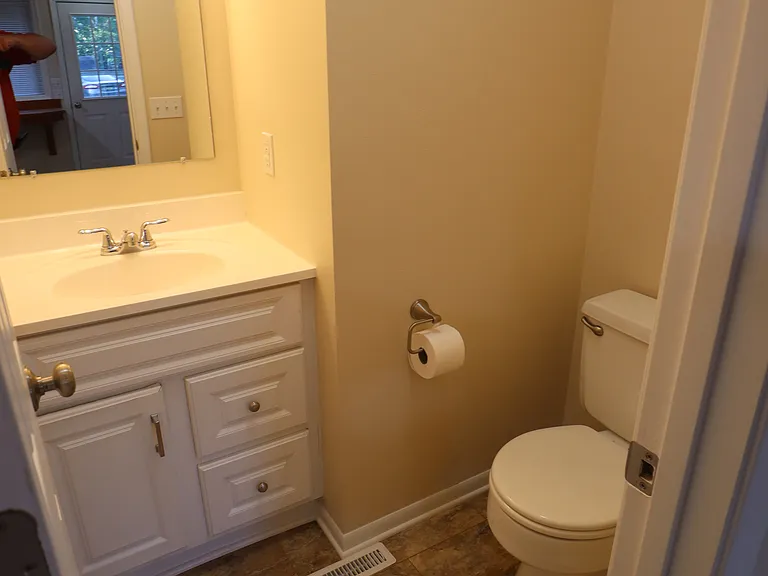 208 Manchester Dr #208 — Photo 13