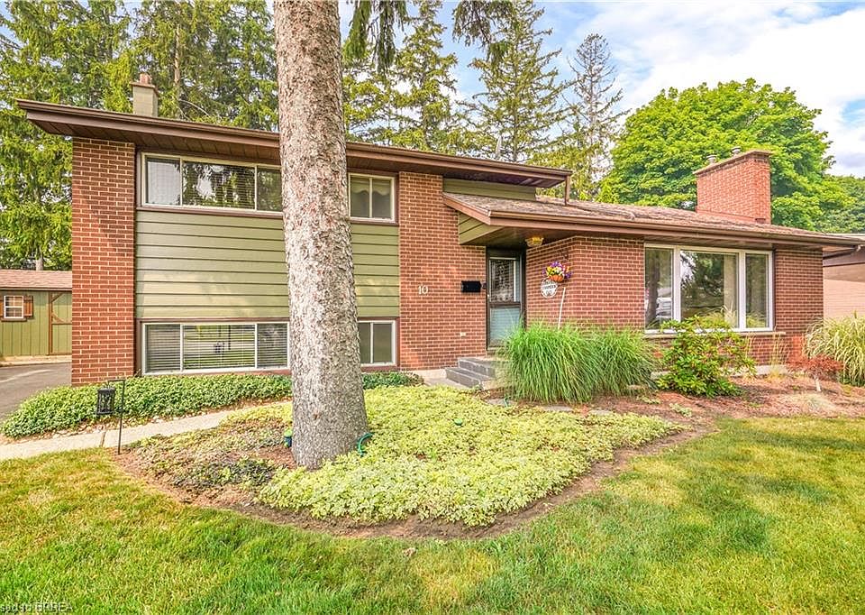 1st image of 10 Brier Cres