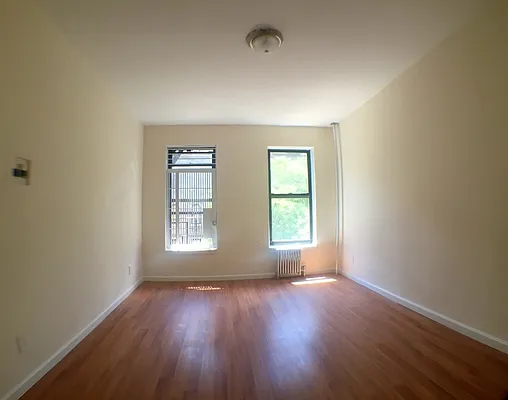 Rented by Uptown Flats LLC | media 18