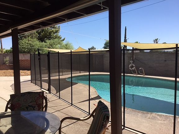 3rd image of 3543 N Palmer Dr