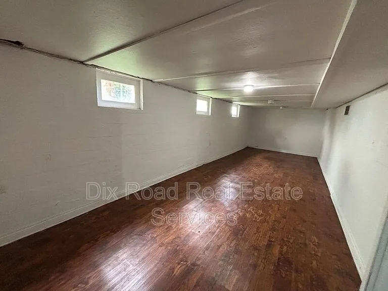 1145 Chase Ave — Photo 18