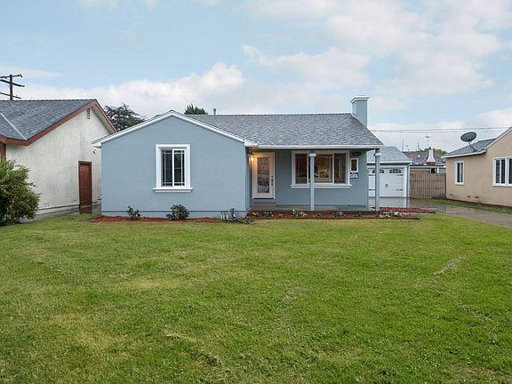 3rd image of 12614 La Reina Ave