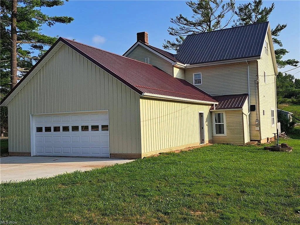 5 bed, 2160 sqft, $1,900 — Photo 3
