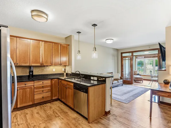 3251 Louisiana Ave S APT 323, Saint Louis Park, MN 55426