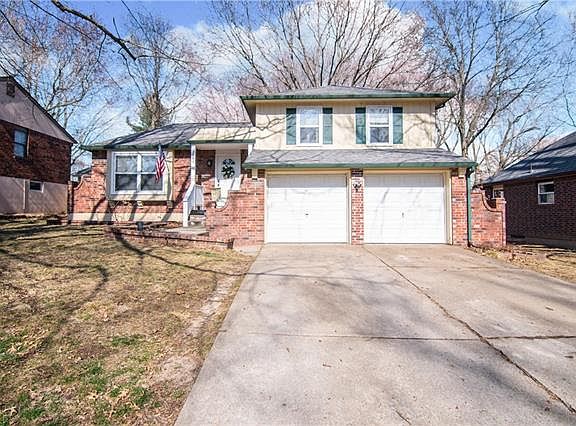 4th image of 3001 NW Bristol Ct