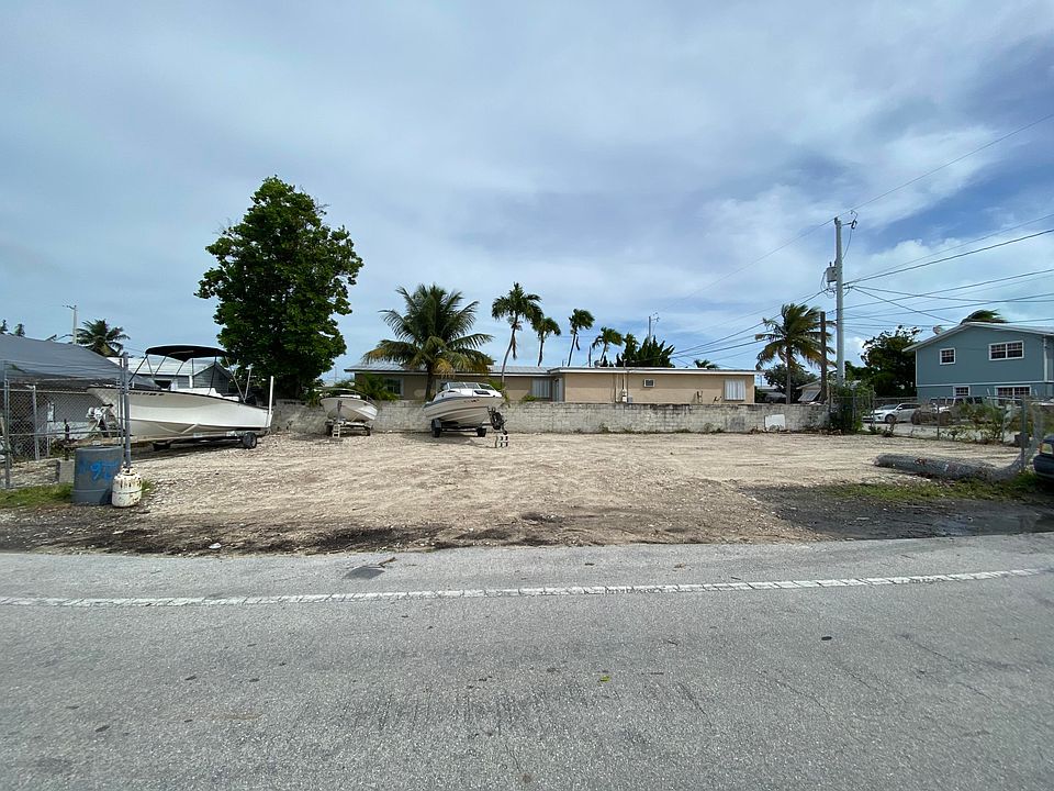 1st image of 26 E 12th Ave