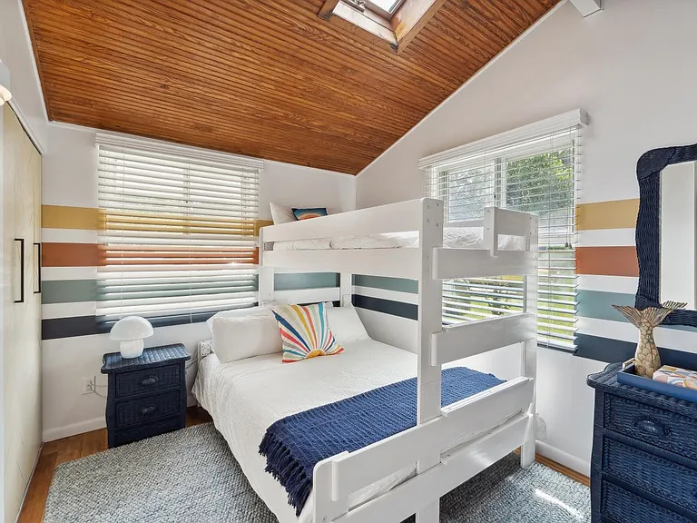 308 W Lake Dr — Photo 14