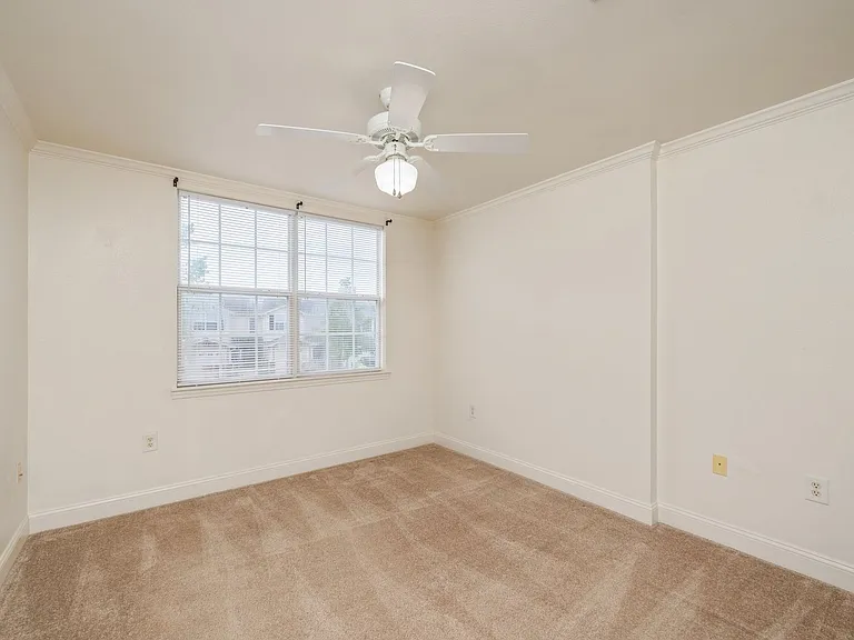 715 Majestic Dr — Photo 20