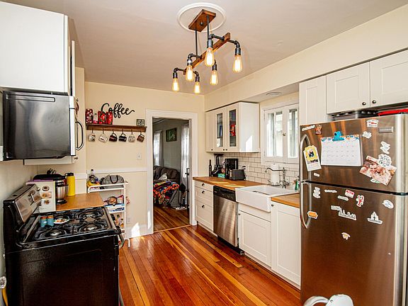 4th image of 2524 32nd Ave S