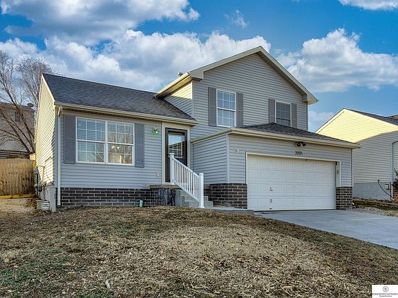 2nd image of 3005 Blackhawk Dr
