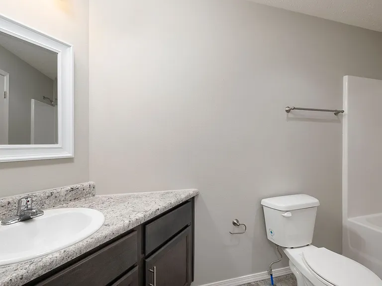 552 W Danielle St — Photo 3