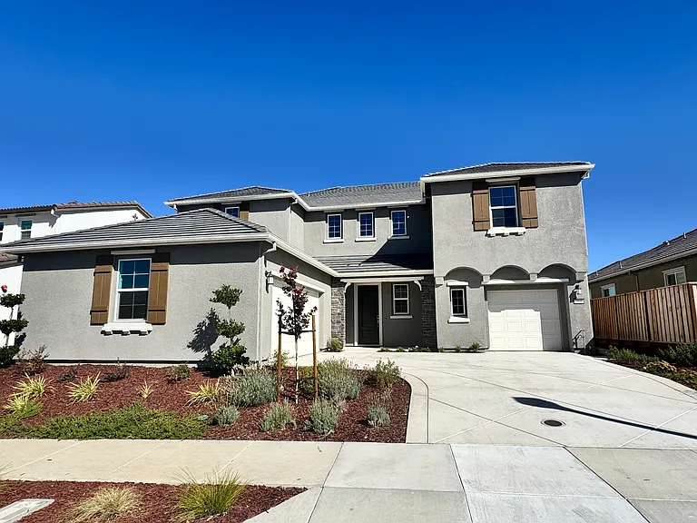 7910 Lamplight Dr — Photo 1