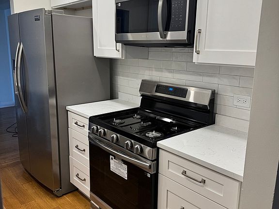 4th image of 300 Thames Pkwy APT 3D