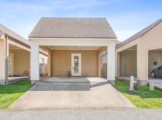 104 Laguna Ln, Lafayette, LA 70508
