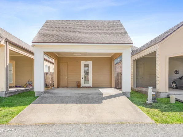104 Laguna Ln, Lafayette, LA 70508