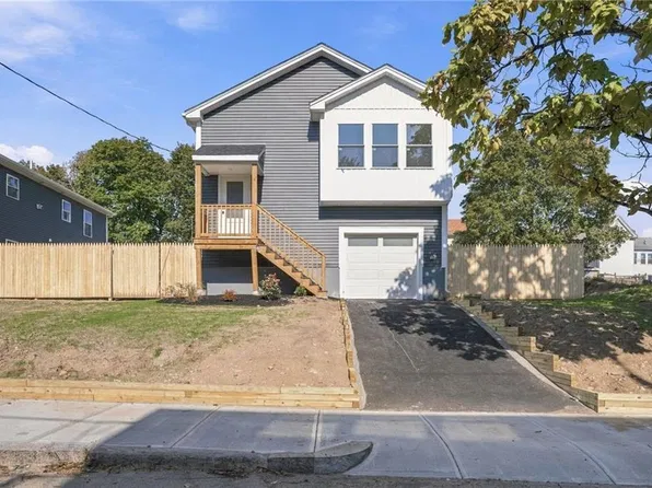 209 Lincoln St, Woonsocket, RI 02895