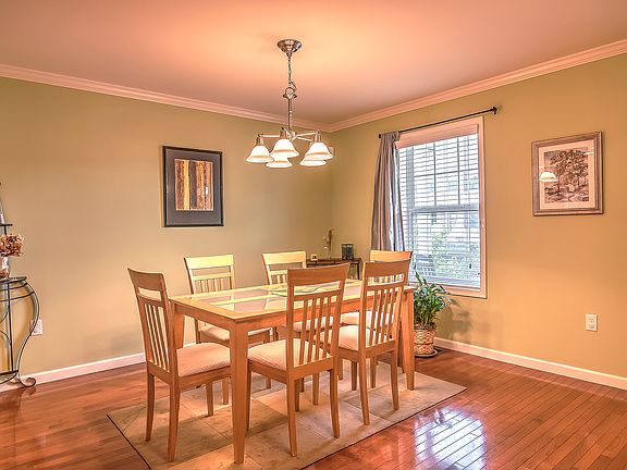 4th image of 161 Daplin Ave
