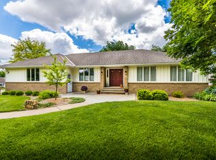 2201 Grandview Dr, Wamego, KS 66547