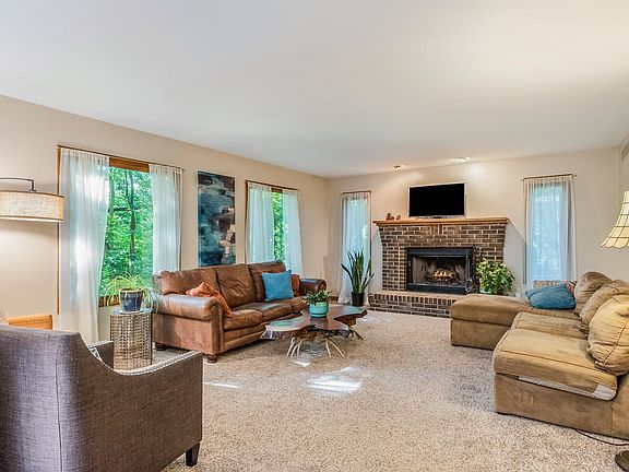 4574 Bee Ln, Whitmore Lake, MI 48189 | Zillow